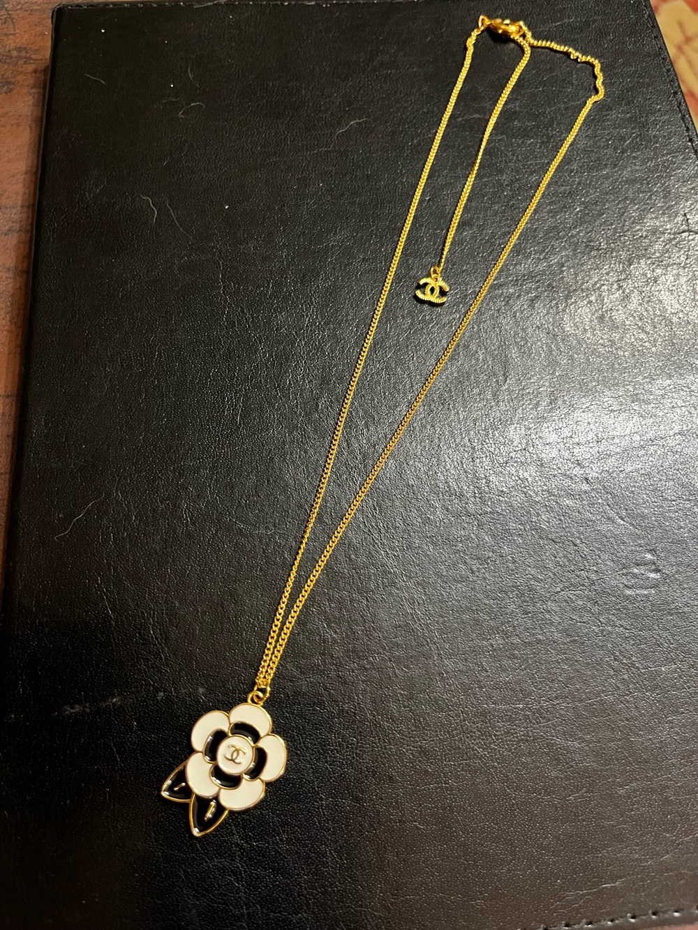 Double C Designer Camilla  Flower Letter Logo Pendant Necklace